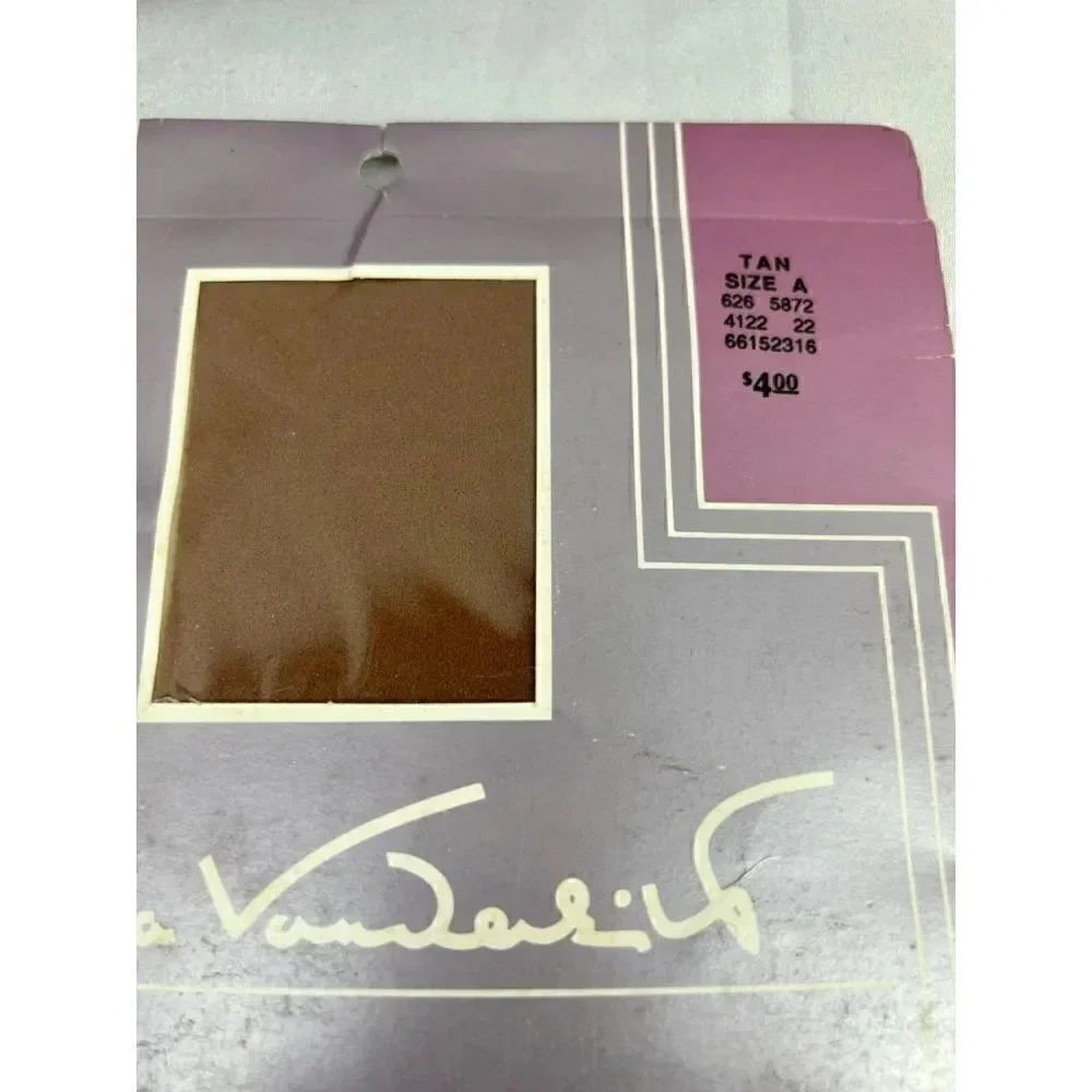 Vintage‎ NEW Gloria Vanderbilt Hosiery Pantyhose Small A Daysheer Sandlefoot Tan